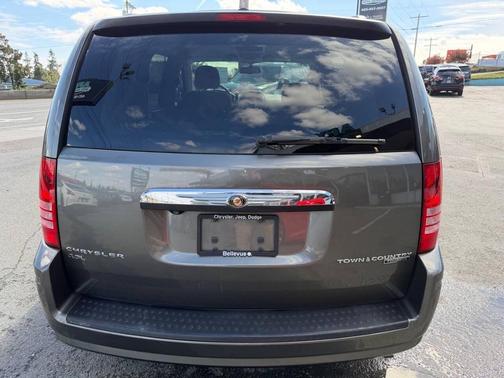 2010 Chrysler Town & Country Touring