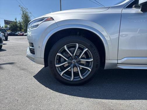 2016 Volvo XC90 T6 Momentum