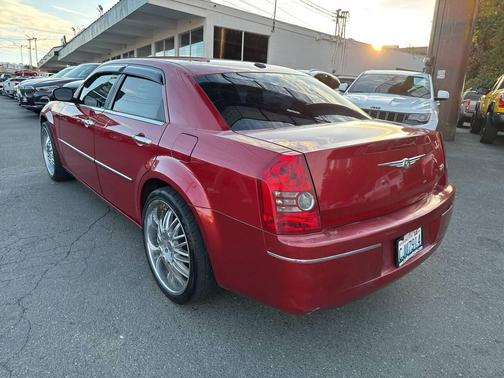 2010 Chrysler 300 Touring/Signature/Executive Series