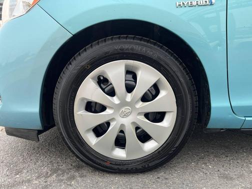2014 Toyota Prius c Two