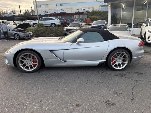 2004 Dodge Viper SRT10