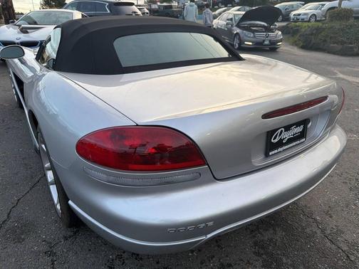 2004 Dodge Viper SRT10