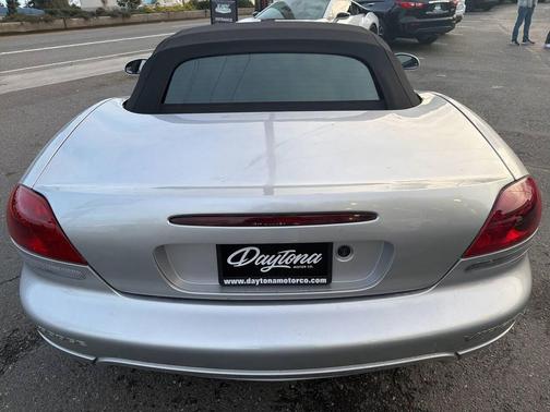 2004 Dodge Viper SRT10