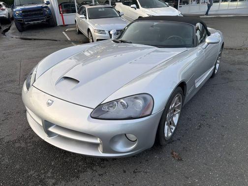 2004 Dodge Viper SRT10
