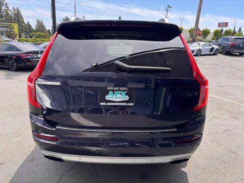 Magic Blue Metallic 2016 Volvo XC90 T6 Momentum
