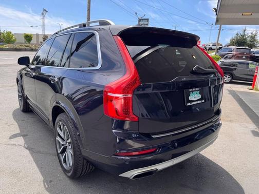 Magic Blue Metallic 2016 Volvo XC90 T6 Momentum