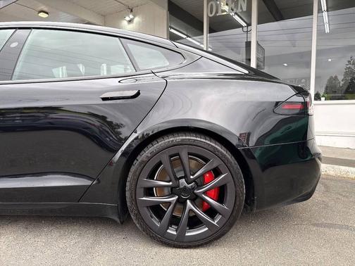 Solid Black 2023 Tesla Model S Plaid