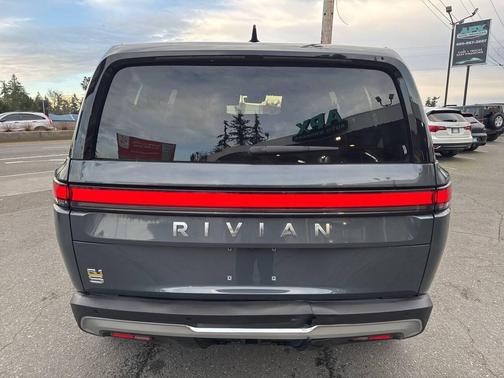 2023 Rivian R1S Adventure