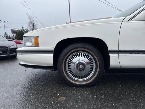 1995 Cadillac DeVille Base