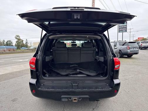 2015 Toyota Sequoia SR5