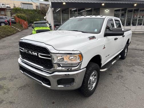 2021 RAM 2500 Tradesman Crew Cab 4x4 6'4' Box