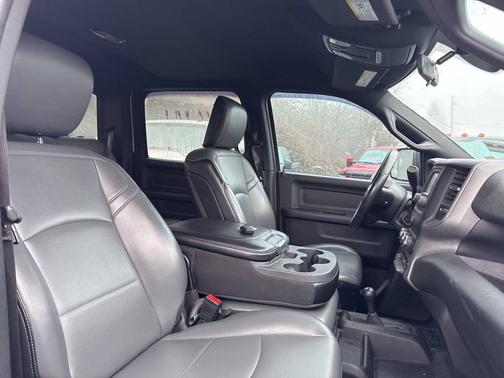 2021 RAM 2500 Tradesman Crew Cab 4x4 6'4' Box