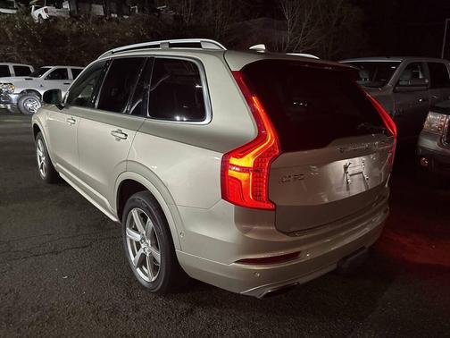 2018 Volvo XC90 Hybrid T8 Momentum