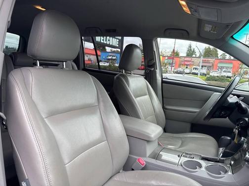 2012 Toyota Highlander Hybrid Base