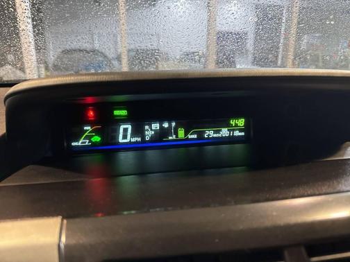 2014 Toyota Prius v Five