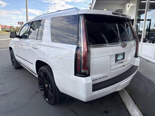 Crystal White Tricoat 2016 Cadillac Escalade Premium