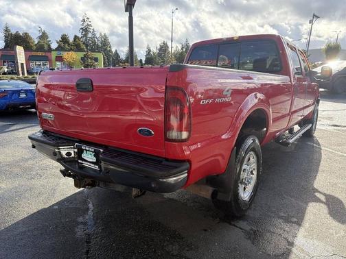 Red Clearcoat 2005 Ford F-350 Lariat