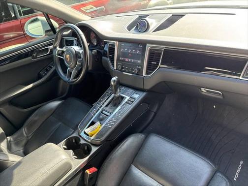 2018 Porsche Macan Base