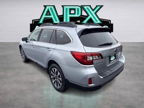 Ice Silver Metallic 2017 Subaru Outback 2.5i Limited