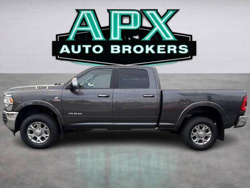 Granite Crystal Metallic Clearcoat 2022 RAM 2500 Laramie Crew Cab 4x4 6'4' Box