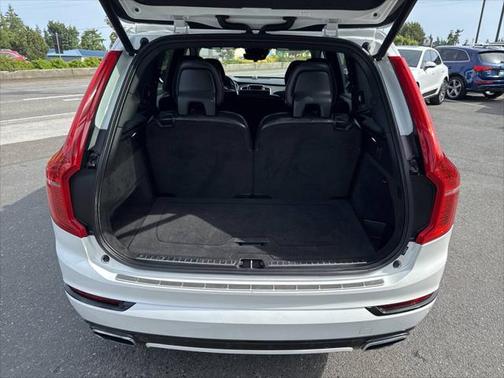 2017 Volvo XC90 T6 R-Design