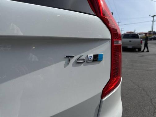 2017 Volvo XC90 T6 R-Design