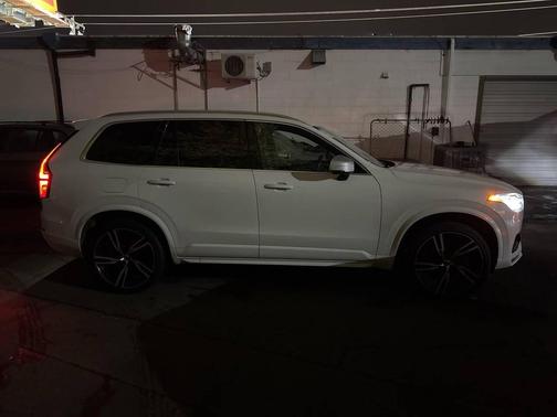 2017 Volvo XC90 T6 R-Design