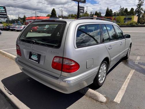 Brilliant Silver 2000 Mercedes-Benz E-Class 4M