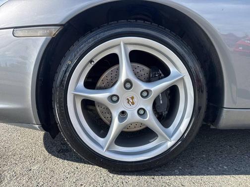 2002 Porsche 911 Carrera 4