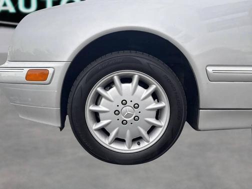 2000 Mercedes-Benz E-Class 4M