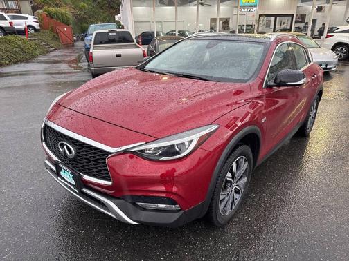 2018 INFINITI QX30 Premium