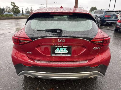 2018 INFINITI QX30 Premium