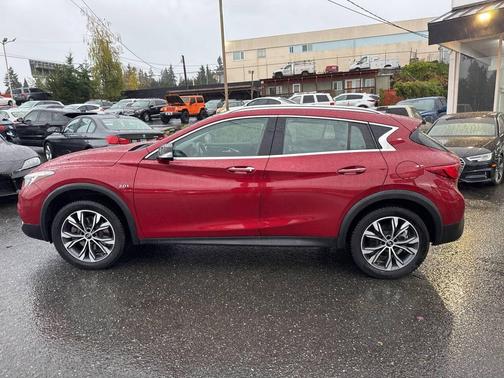 2018 INFINITI QX30 Premium