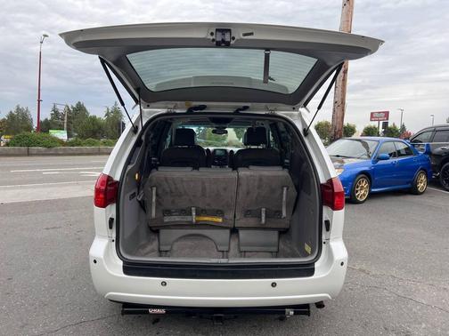 2005 Toyota Sienna XLE Limited