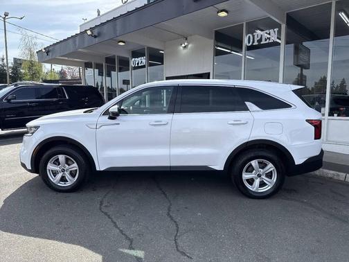Glacial White Pearl 2021 Kia Sorento LX