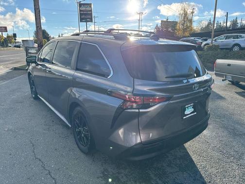 2021 Toyota Sienna XLE 7 Passenger