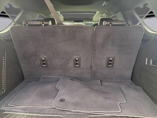 Dark Sky Metallic 2021 GMC Yukon SLT