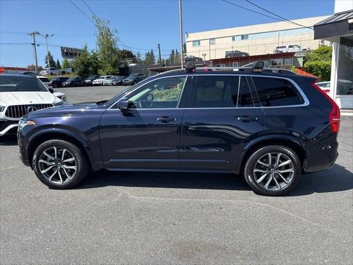 2016 Volvo XC90 T6 Momentum