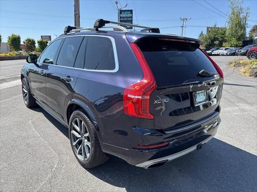 2016 Volvo XC90 T6 Momentum
