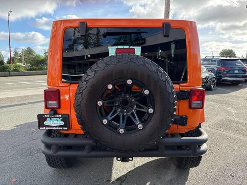 2013 Jeep Wrangler Sahara