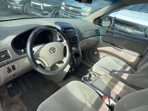 2006 Toyota Sienna CE