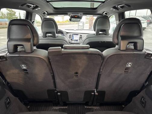 2017 Volvo XC90 Hybrid T8 R-Design