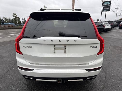 2017 Volvo XC90 Hybrid T8 R-Design