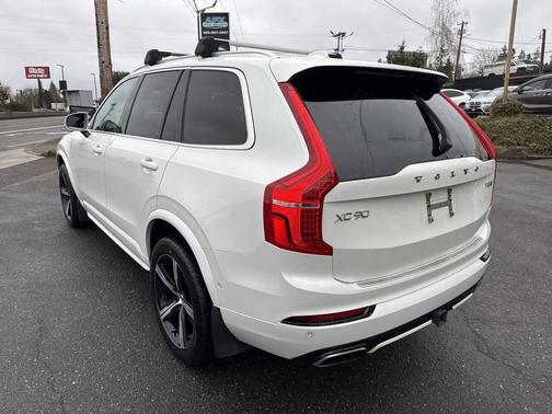 2017 Volvo XC90 Hybrid T8 R-Design