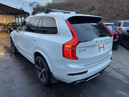 2017 Volvo XC90 Hybrid T8 R-Design