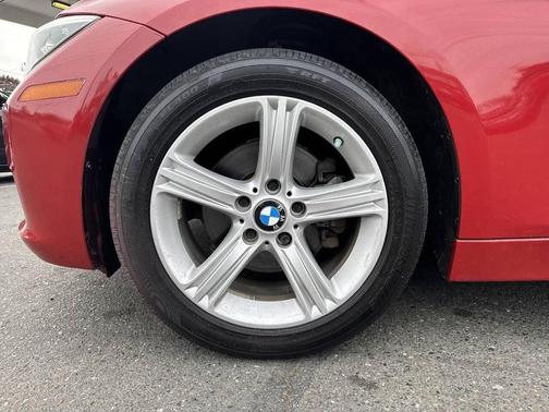 Melbourne Red Metallic 2014 BMW 320 i