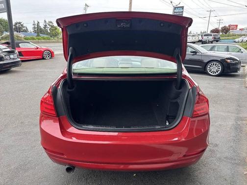 Melbourne Red Metallic 2014 BMW 320 i