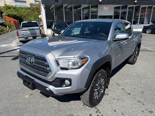 2017 Toyota Tacoma SR