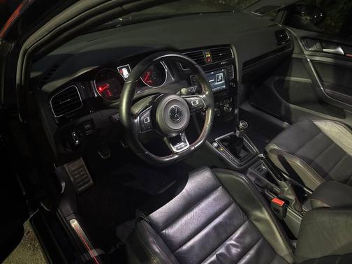 2016 Volkswagen Golf GTI 2.0T SE 4-Door
