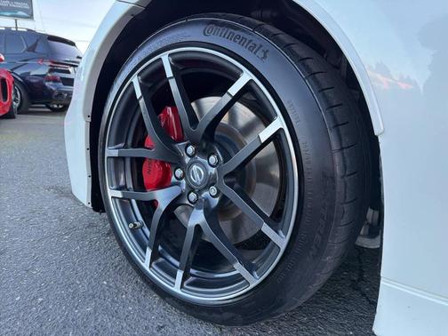 2017 Nissan 370Z NISMO